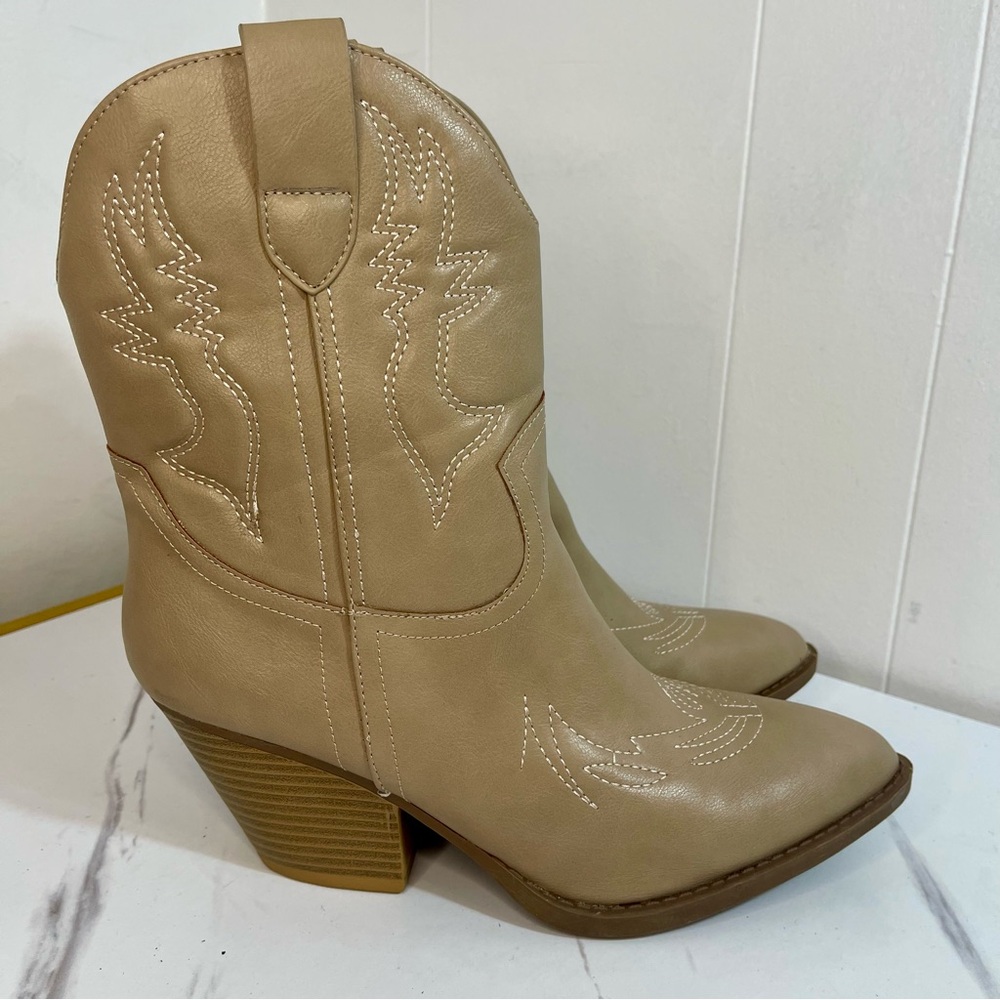 Western Cowgirl Cowboy Ankle Boots for Women or Ladies, Mid Calf Sz 10